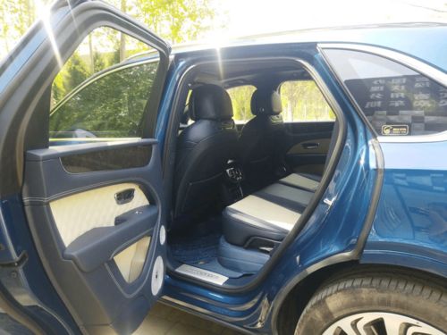 新車落地400萬，兩年后僅售183萬 賓利添越的超值選擇與洗掃車的意外關聯